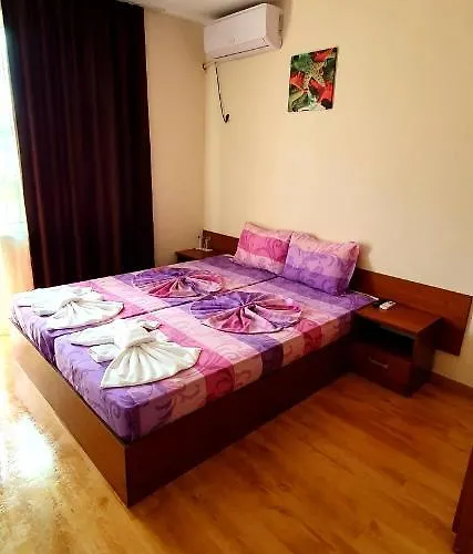 Natali Casa de hóspedes 2*