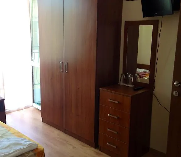 Casa de hóspedes Natali 2*